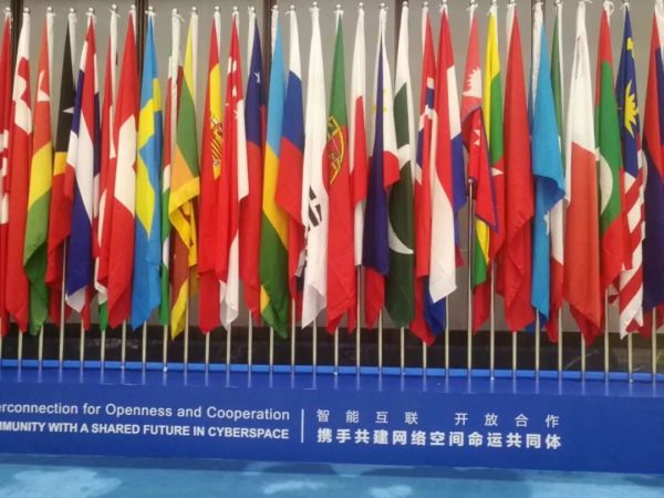 5G手机混战，爆款未至