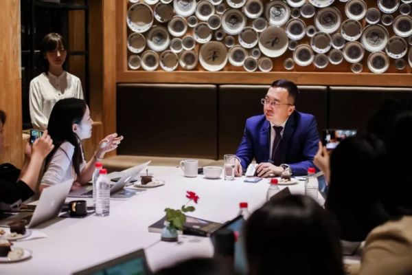 5G手机混战，爆款未至