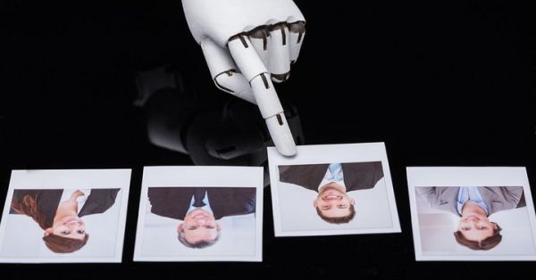 越来越多大公司用 AI 来面试,到底靠不靠谱?