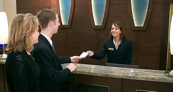 越来越多大公司用 AI 来面试,到底靠不靠谱?