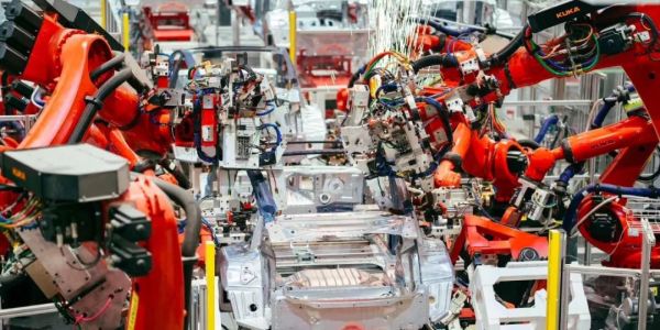 特斯拉国产Model 3下线,周产3000辆或引行业“地震”