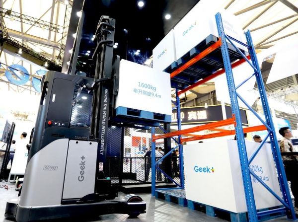 极智嘉携新品亮相2019亚洲物流展:推出柔性无人仓解决方案和小型搬运机器人