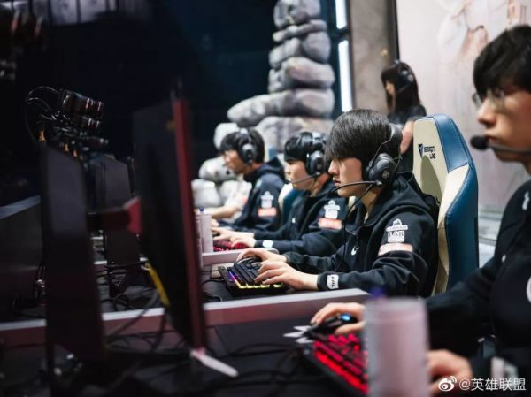 《英雄联盟》还有下一个“十年”吗？