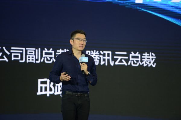 氪星晚报|58收购优信告吹;拼多多月活超过两个京东;百度、360推出“防针孔摄像机”APP