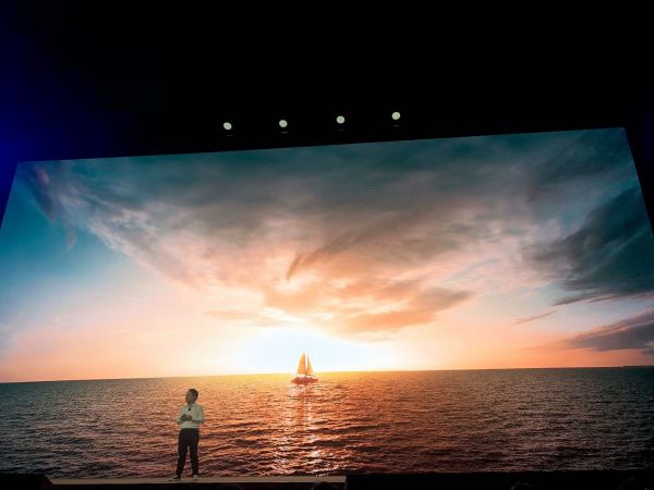 最前线 | 没有罗永浩的坚果手机,多了字节跳动的“特权”