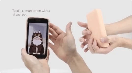 给你的手机挠痒痒:巴黎电信为电子设备穿上“皮肤”,爱抚捏脸都能回应