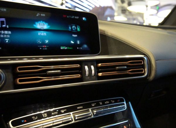 科氪丨全新梅赛德斯-奔驰EQC纯电SUV上手体验