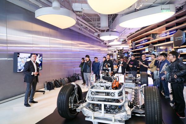 科氪丨全新梅赛德斯-奔驰EQC纯电SUV上手体验