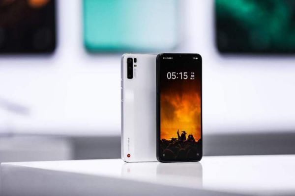 罗永浩的冬天已到:负债10亿成老赖,三年前就注定败局