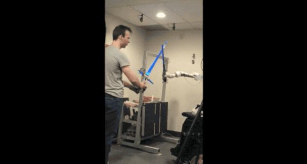 意念控制成现实：不开口，不动手，“瘫着”就能打游戏