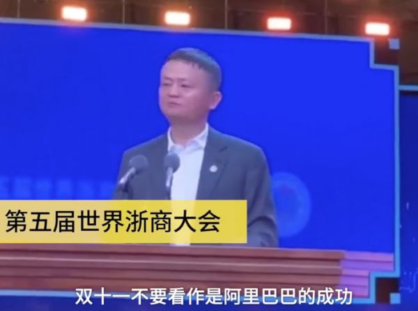 科技神回复 | 摩托罗拉发布折叠手机，网友：真折叠手机，隔壁两家都是折叠平板