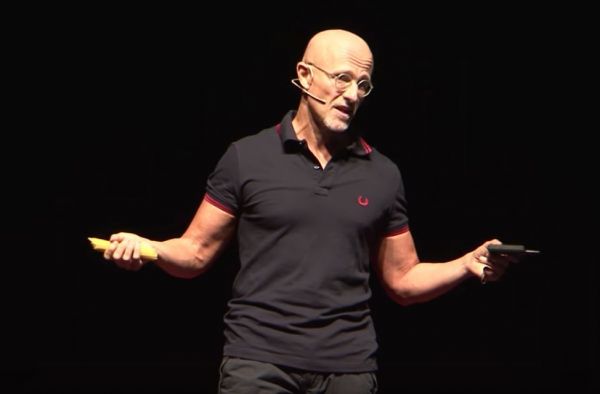 把大脑从衰老的身体里分离出来?“长寿科技”让人类活200年不再遥远