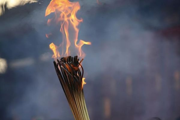 被架在火上的腾讯