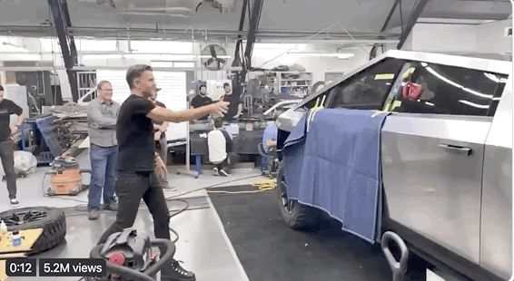 马斯克皮卡的防弹玻璃为啥会被钢球砸碎？物理学教授：这就是一道高中物理题