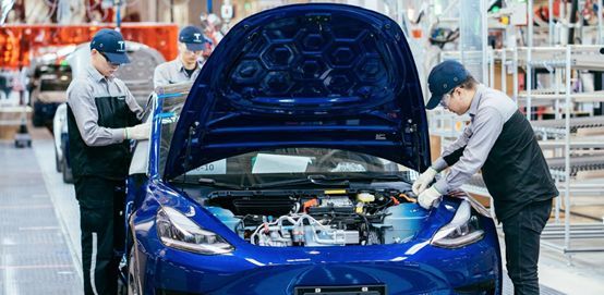 登上特斯拉这艘大船,LG将寝食难安