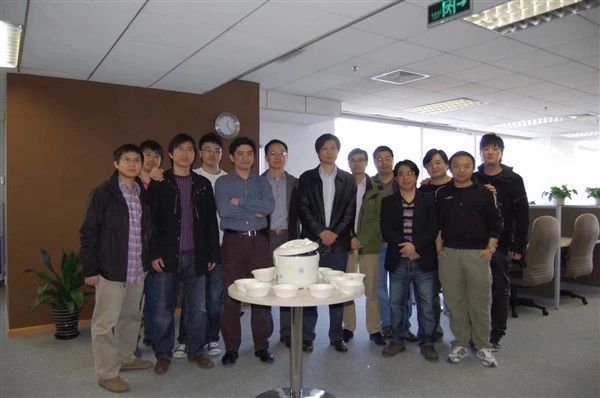 雷军重建小米「金字塔」权利秩序