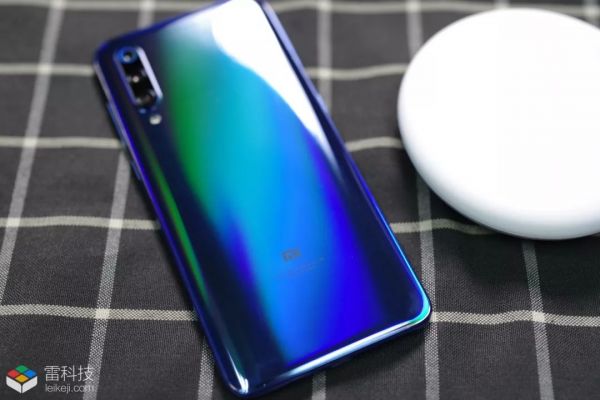 不再“旗舰”的旗舰手机,越来越“短命”