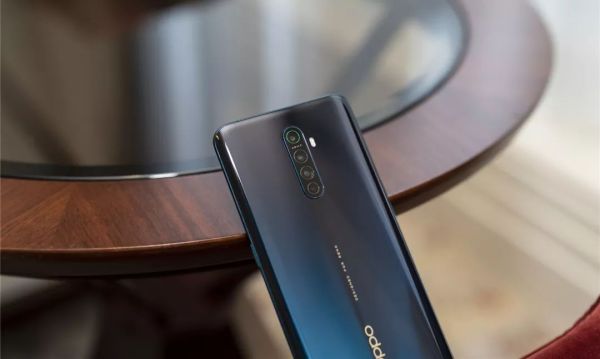 不再“旗舰”的旗舰手机,越来越“短命”