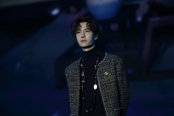 最前线 | 小米看中的不只是王一博,还有他背后的女粉丝