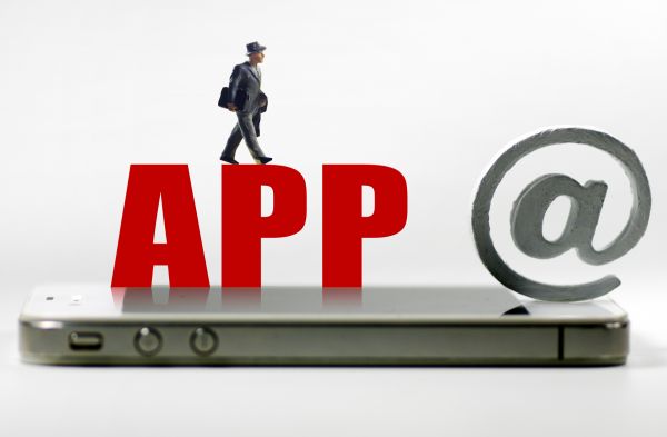 最前线 | 微信官方回应原图泄露位置问题,你的隐私在“裸奔”