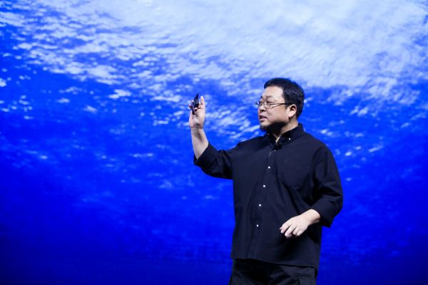 焦点分析 | 咸鱼也好鲨鱼也罢,罗永浩要翻身