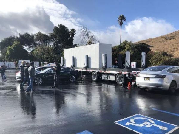 特斯拉的“超级奶妈车“能治好用户的焦虑吗?