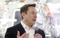 马斯克为涉诽谤推文出庭:持股价值200亿美元 现金不多