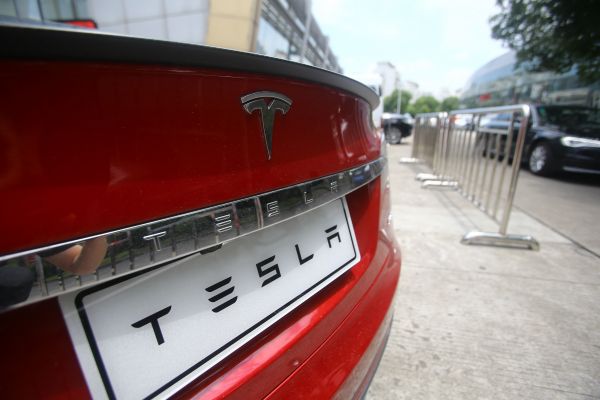 9点1氪 | 百度Apollo组织架构升级;国产特斯拉Model3将可享受近2.5万元国家新能源补贴;孙正义称未来10年投资1.84亿美元加速日本AI研究