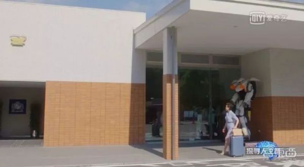 住机器人酒店是交智商税吗?机器人的烂摊子还要人来收