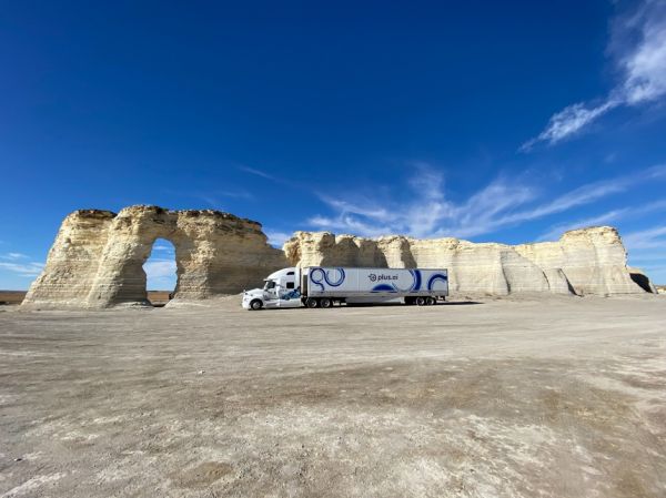 历时3天横越美国东西海岸,「智加科技」为美国乳业巨头提供了首次自动驾驶货运服务