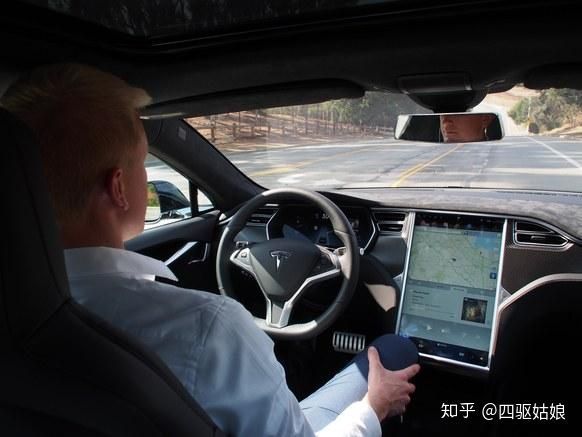 特斯拉自动驾驶团队：五年，一个疯子，五个离开的天才