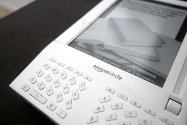 有了这项新技术,彩色版 Kindle 可能明年就来了