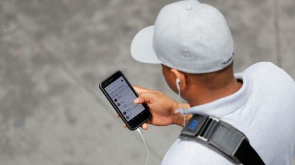 iPhone十年卖出14亿部:苹果手机如何创造和摧毁行业并改变世界?