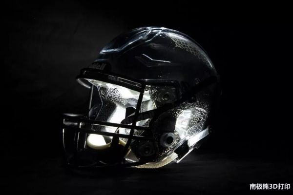 潮科技 | 估值达 26 亿美元的 3D打印创业公司 Carbon 更换 CEO,原杜邦老大 Ellen Kullman 上马