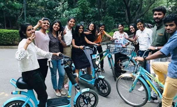 印度人的一天,中国如影随形