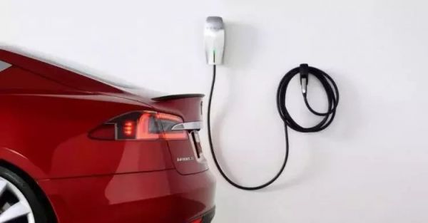 国产 Model 3 明年降价 20%?特斯拉超充将面临挑战