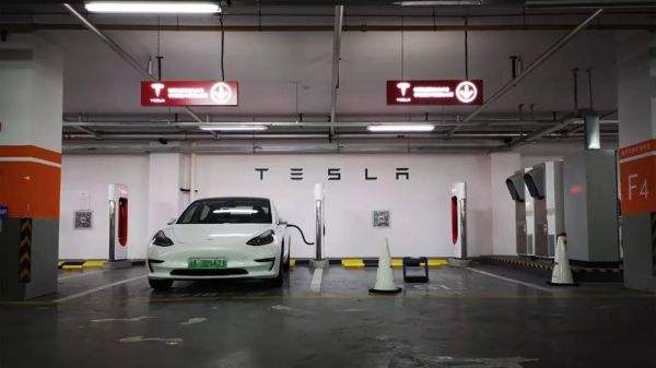 国产 Model 3 明年降价 20%?特斯拉超充将面临挑战