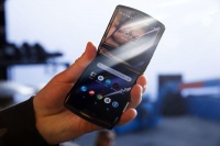 供不应求？摩托罗拉推迟可折叠手机Razr上市时间