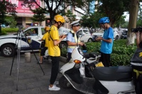 美团饿了么等签交通安全守法承诺书：抵制闯红灯