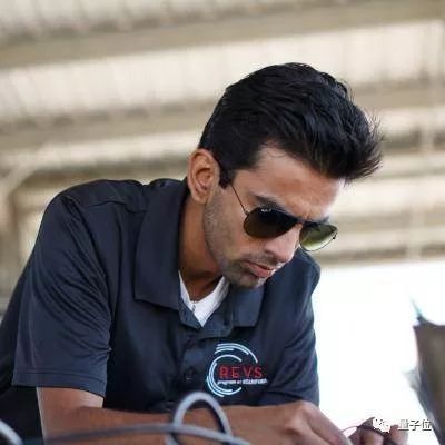 《头文字D》无人车版来了:斯坦福最新研究,自动驾驶玩漂移,走位风骚