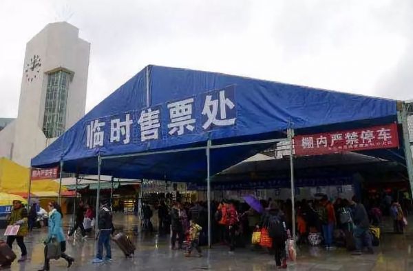 12306的十年往事:宕机不断、验证码晃瞎,订餐与候补姗姗来迟