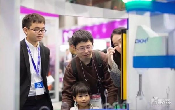 东京机器人展:16家中国公司踢馆,还有专门的微信导览