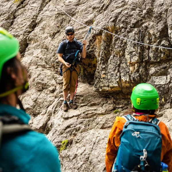 投资者和客户信任直线下降,Airbnb如何在艰难中前行?