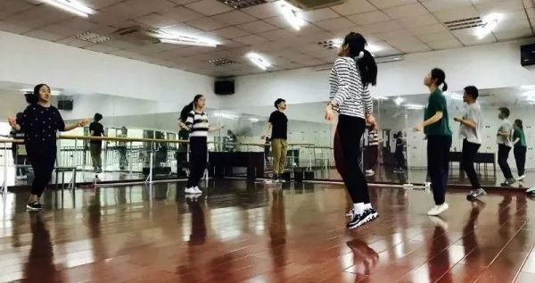 赢了市场,却自己把自己埋了,这种创业死法最憋屈