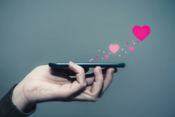 “成熟”的约会应用多了，60 多岁的姐姐也能拥有爱情