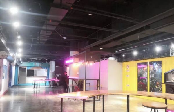 进一个死一个,小夫妻的餐饮梦是共享厨房的垫脚石