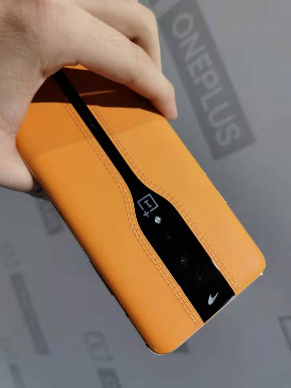 最前线 | 屏下摄像头还没消息,一加先发布隐藏后置摄像头的概念机