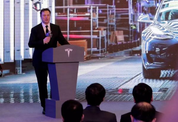 马斯克动情“感谢中国政府”,蔚来们日后更难了