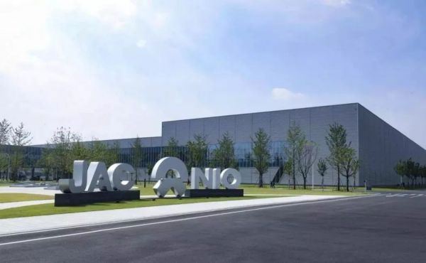 “搅局者”马斯克和他的鲶鱼