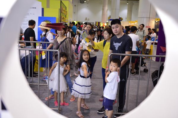 36氪首发 | 想做STEAM教育领域的“小米”,「新工厂创客教育」获胡剑锋、HAX数百万元天使轮融资